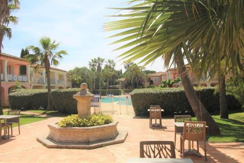 Grimaud Apartamento | GRILEG- Pour des vacances idéales en famille ! T2 cabine dans résidence avec piscine chauffée