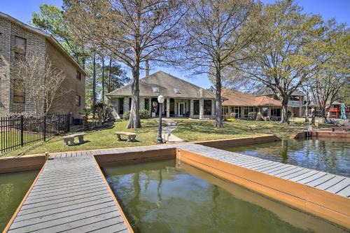 Walden on Lake Conroe Casa | Grills and Boat Dock Comfy Cove on Lake Conroe