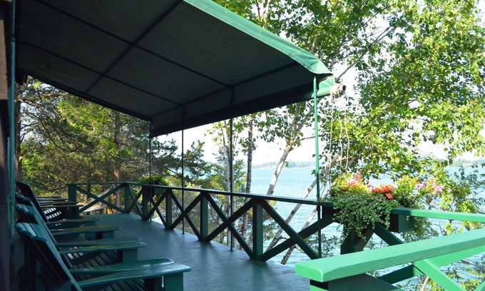 Grenell Casa | Grindstone Island Waterfront Lodge, Cabin & Boathouse en 600 Acre Private Preserve