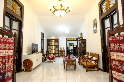 Salatiga Casa | Griya Merbabu Asri Homestay (up to 14pax @ Salatiga central)