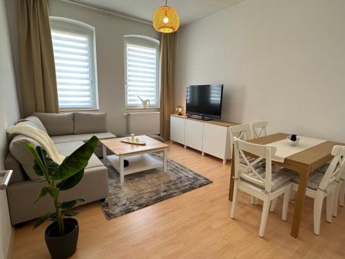 Ilversgehofen Apartamento | Große Ferienwohnung für Gruppen und Familien bis 8 Personen mit Balkon
