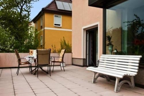 Marienthal West Apartamento | Große Wohnung in Zwickau mit Terrasse, Grill und Garten