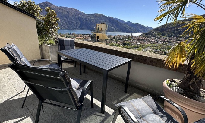 Cannobio Apartamento | Großzügige 3½-zimmer-wohnung mit 2 Balkonen und Panoramaseesicht