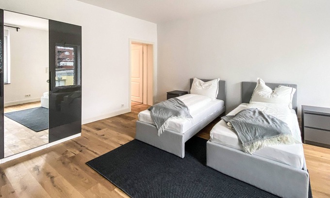Linnich Casa | Großzügiges Ferienhaus mit Garten, 2 Stellplätze, TOP Ausstattung