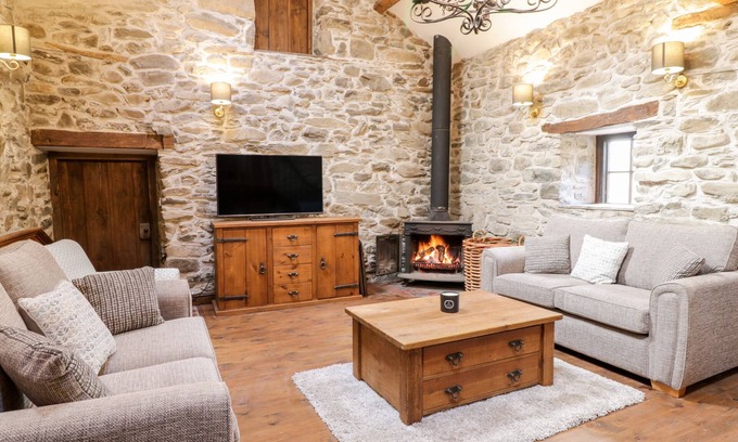 Llanfair Caereinion Casa | GROES HEOL, pet friendly, character holiday cottage in Mallwyd
