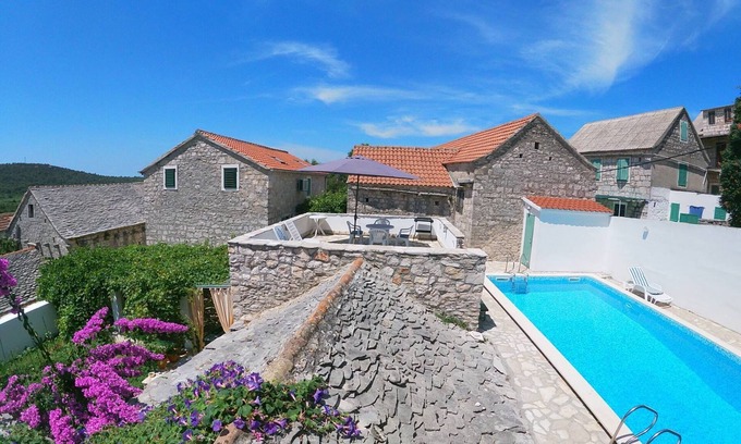Srednje Selo Villa | Grohote: casa / villa - Grohote
