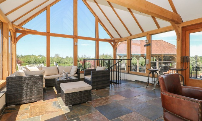 Kingsley Cabaña | Groomes Country House