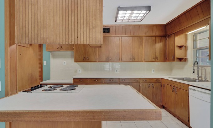 Lakeland Casa | Groovy 70's Lake Front Reetreet in the heart of the City