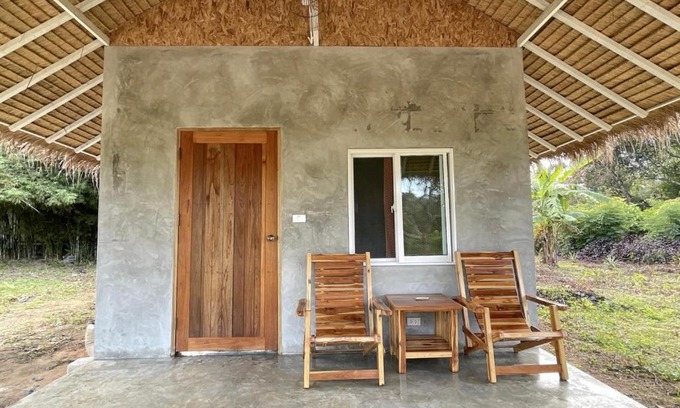 Ranong Chalet De Esquí | Groovy Bungalows Koh Phayam