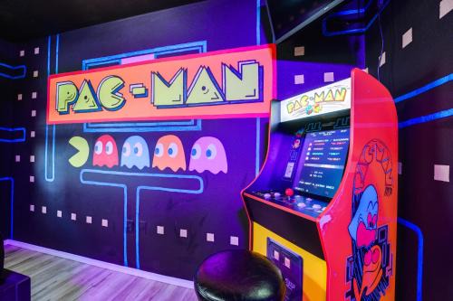 Branson Apartamento | Groovy Games Getaway - 5 Mi to Branson Strip