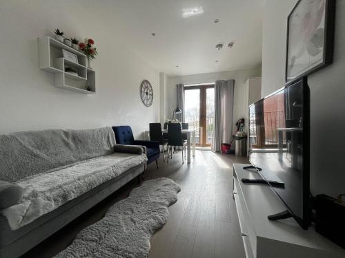 St Albans Apartamento | Grosvenor Rd - 2-Bedrooms - Sleeps 5 - Parking