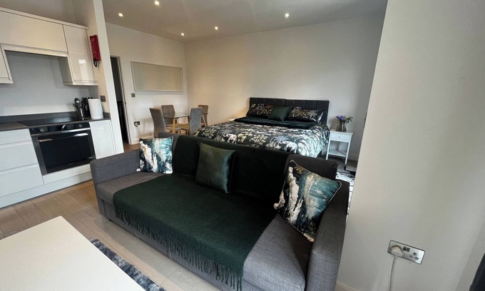 St Albans Apartamento | Grosvenor Rd Studio - Sleeps 4, Pet Friendly, WiFi