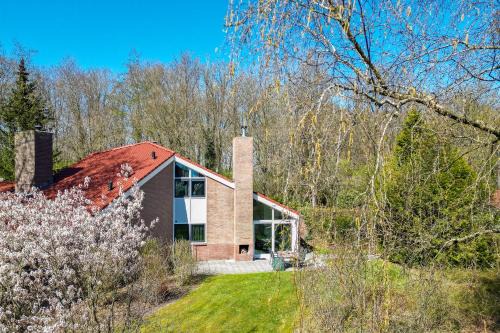 Zwiggelte Casa | Grote Bonte Specht I Moderne Bungalow aan Bosrand
