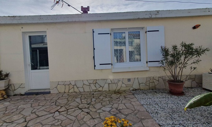 LʼAiguillon-sur-Mer Casa | Apartamento en planta baja en el centro, cerca de la playa y comercios