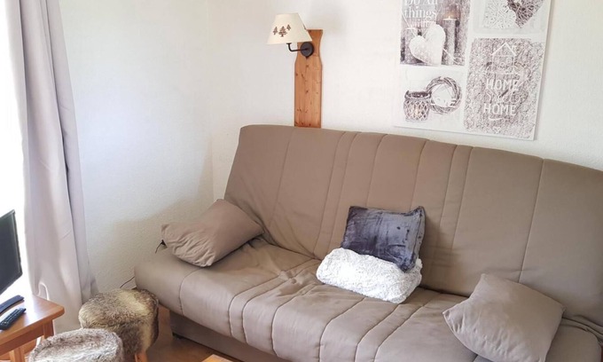 La Joue du Loup Apartamento | Planta baja, vista montaña, piscina, terraza, parking, tv, local para esquís, 25m², La Joue du Loup