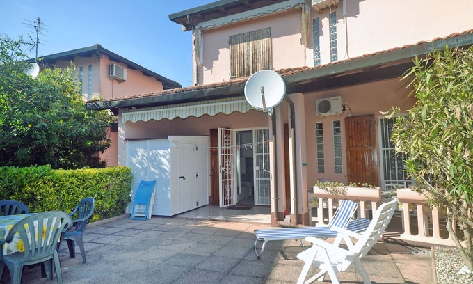 Lido delle Nazioni Casa | Ground floor cottage with garden