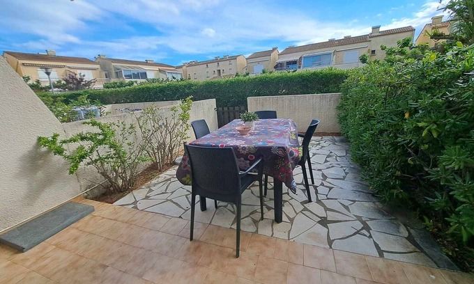 Marseillan Plage Apartamento | Apartamento con Piscina y Terraza Privada, cerca del Mar en Marseillan