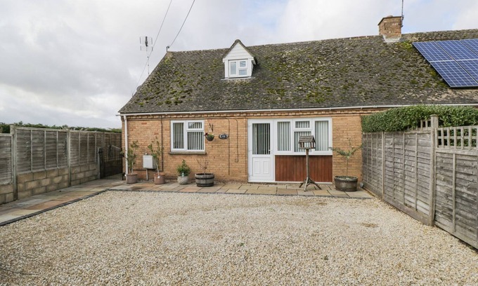 Bourton Cabaña | GROUND FLOOR ANNEX, family friendly in Milton-Under-Wychwood