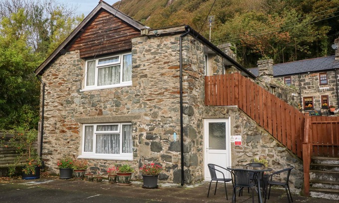 Tremadog Cabaña | GROUND FLOOR APARTMENT, family friendly in Tremadog