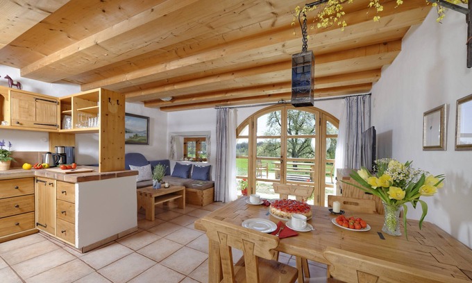 Meisham Apartamento | Apartamento en planta baja con terraza cerca del lago Chiemsee
