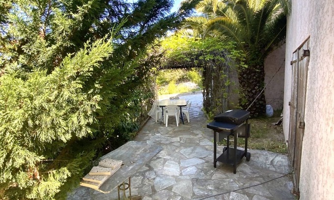 SantʼAntonino Apartamento | Ground floor apartment in the beautiful village of Aregno