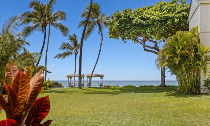 Waialee Condominio | Ground Floor Beach Condo Spectacular Views AC in Bedroom 30 day Minimum Rental