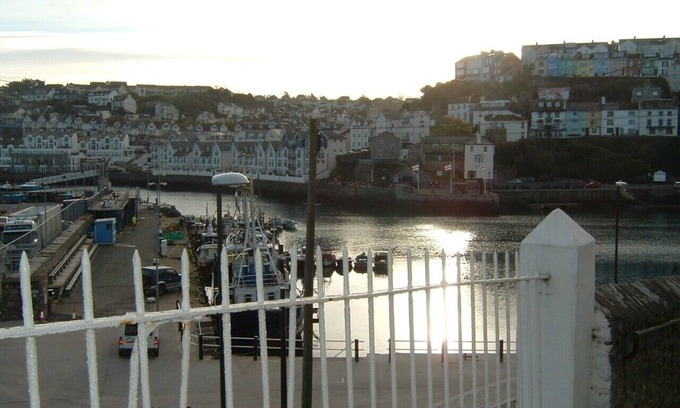 Brixham Apartamento | Piso de la planta baja en una cabaña de pescadores catalogada de grado 2 hacia 1725