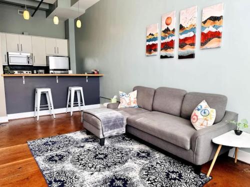 Roanoke Apartamento | Ground-floor gem walk to it all