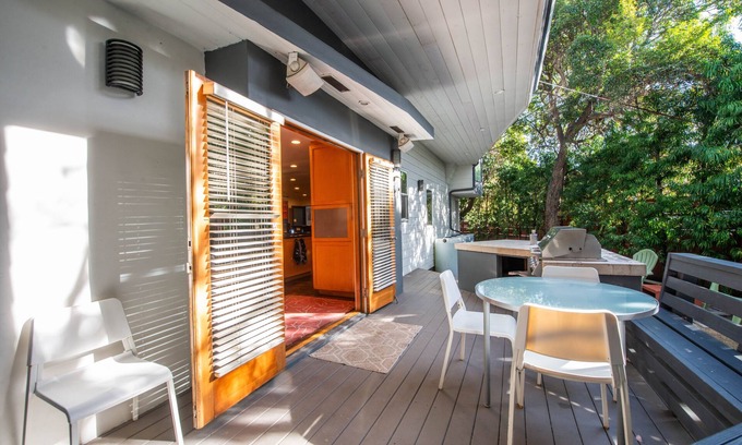 Venice Casa | Ground Floor In Venice Near The Beach 3 Bedroom Home by RedAwning