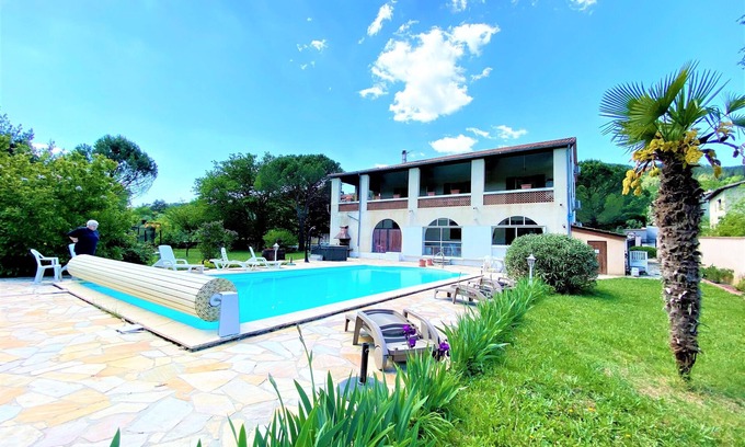 Mercuer Cabaña | Planta baja de una gran villa.