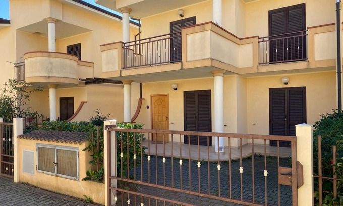 Villapiana Apartamento | Ground-floor villa with reserved parking space a stone's throw from the sea