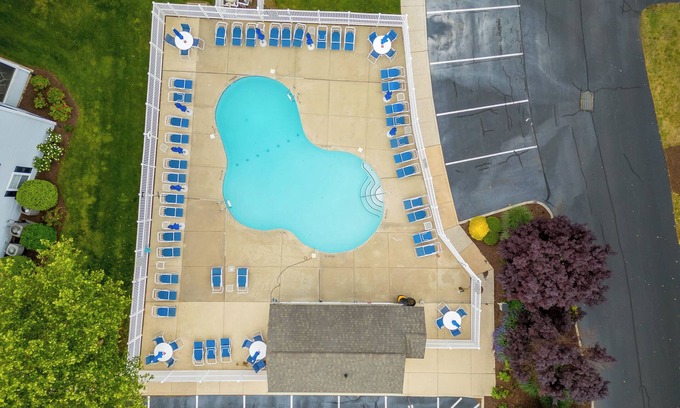 Rehoboth Beach Condominio | Hermoso y soleado primer piso de dos dormitorios, dos condominios de alquiler de baños pueden ser su oasis de vacaciones.