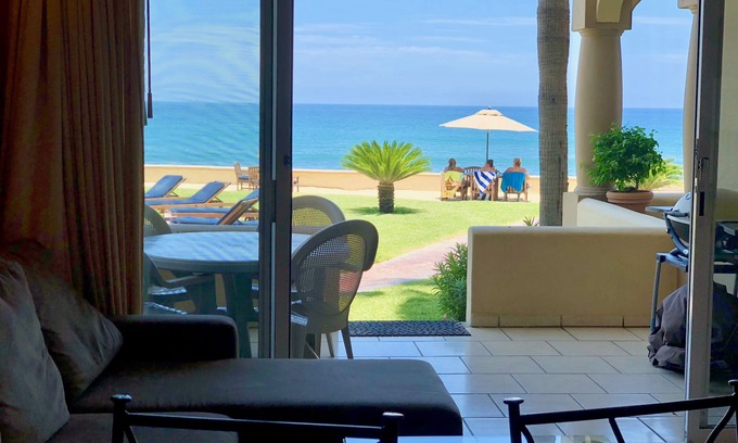 San José del Cabo Condominio | Ground Level, On The Beach In Front of 4 surf breaks