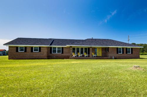 Albany Casa | Group-Friendly Home with Game Room in Albany!