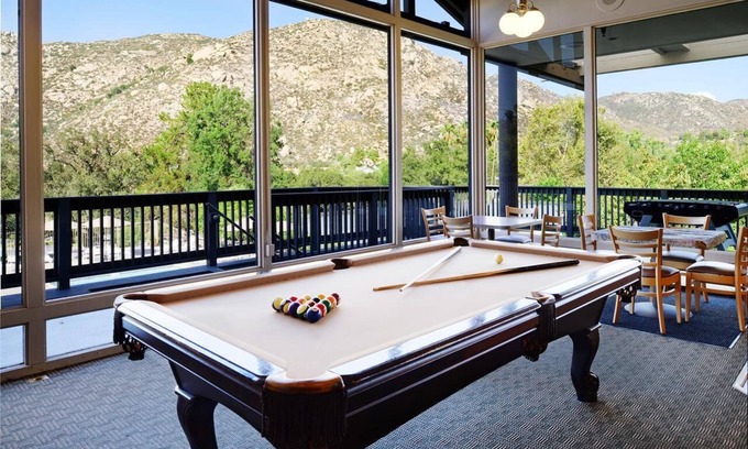 San Diego Country Estates Apartamento | Group Getaway! Two Great Units, Near Santaya Isabel, Pool, Hiking, Game Room