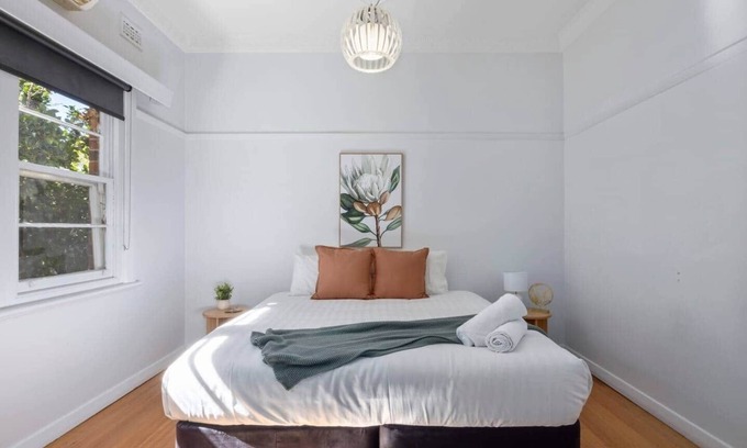 Bendigo Casa | Group Holiday - Sleeps 23