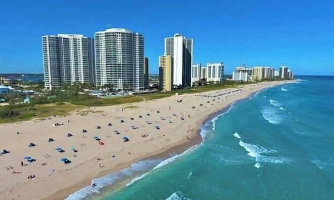 West Palm Beach Apartamento | Group Lux great for up to 8 guests