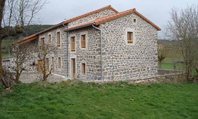 Saint-Arcons-de-Barges Casa | Alojamiento rural grupal - 3 orejas "L'estaou" - 15 personas (19 camas)