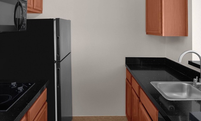 The East Side Hotel | Group Stay – 3 Suites w/ Kitchen, Living Area & Daily Treats!
