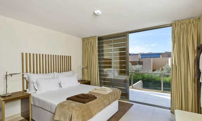 Salgados Casa | Group Vacation Destination! TWO Spacious 3BR Villas with Private Pool & Kitchen!