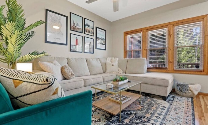 Bay View Casa | Groups - Families - Pets - Backyard - Deck