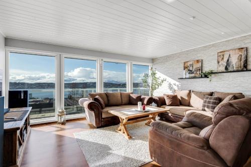 Tromso Apartamento | Groups & Family l Majestic views l FREE Parking