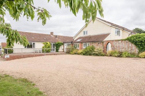 Woodbridge Casa | Grove Farm Bungalow and Annexe, Dallinghoo