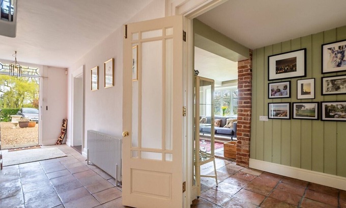Eye Otro | Grove Farmhouse
