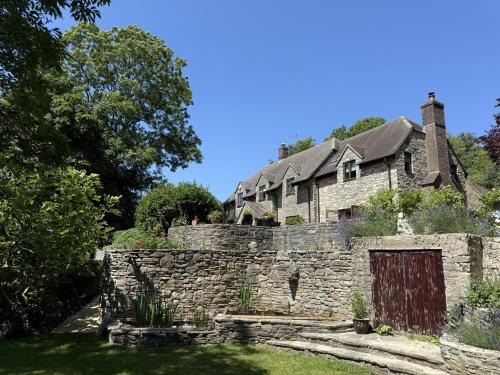 Holworth Casa | Grove Lodge