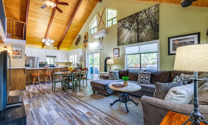 Groveland Casa | Groveland Home - Walk to Pine Mountain Lake!