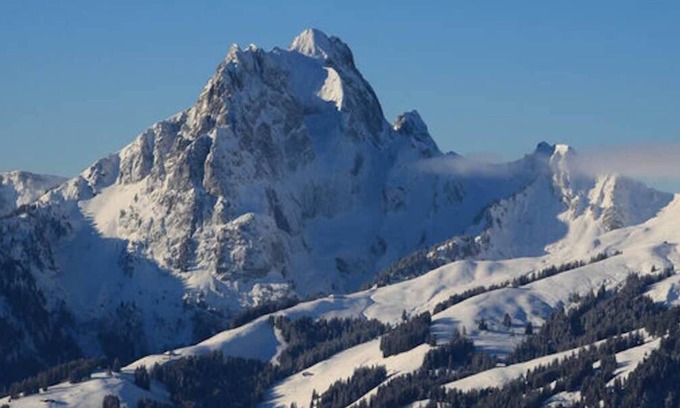 Rougemont Apartamento | Gstaad , Switzerland skiing from exclusive Rougemont chalet apartment,