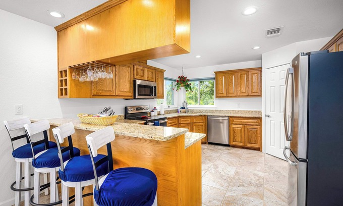 Seguin Casa | Guadalupe River Access | Large Yard | Private Deck