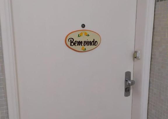 Jardim Vitoria Apartamento | Guarujá Enseada - Apto 200m da praia - 02 dorm. Wi-fi + AR + Estacionamento