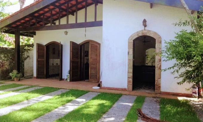 Jardim Virginia Casa | Guaruja casa grande 5 camas (2 suites) 5 minutos a pie de la playa + piscina barbacoa